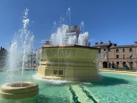 rose-bowl-fountain-in-queen’s-gardens vandalised